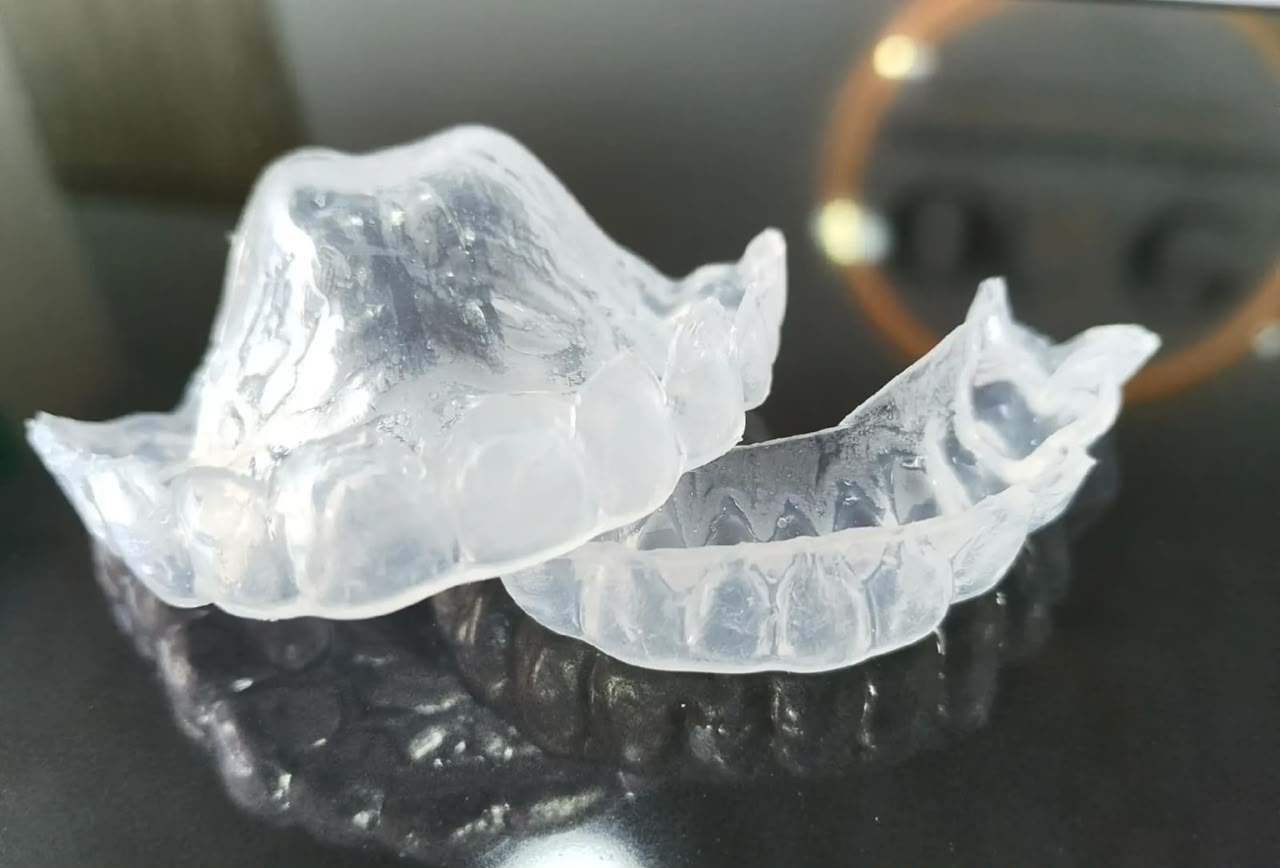Férulas dentales transparentes de blanqueamiento