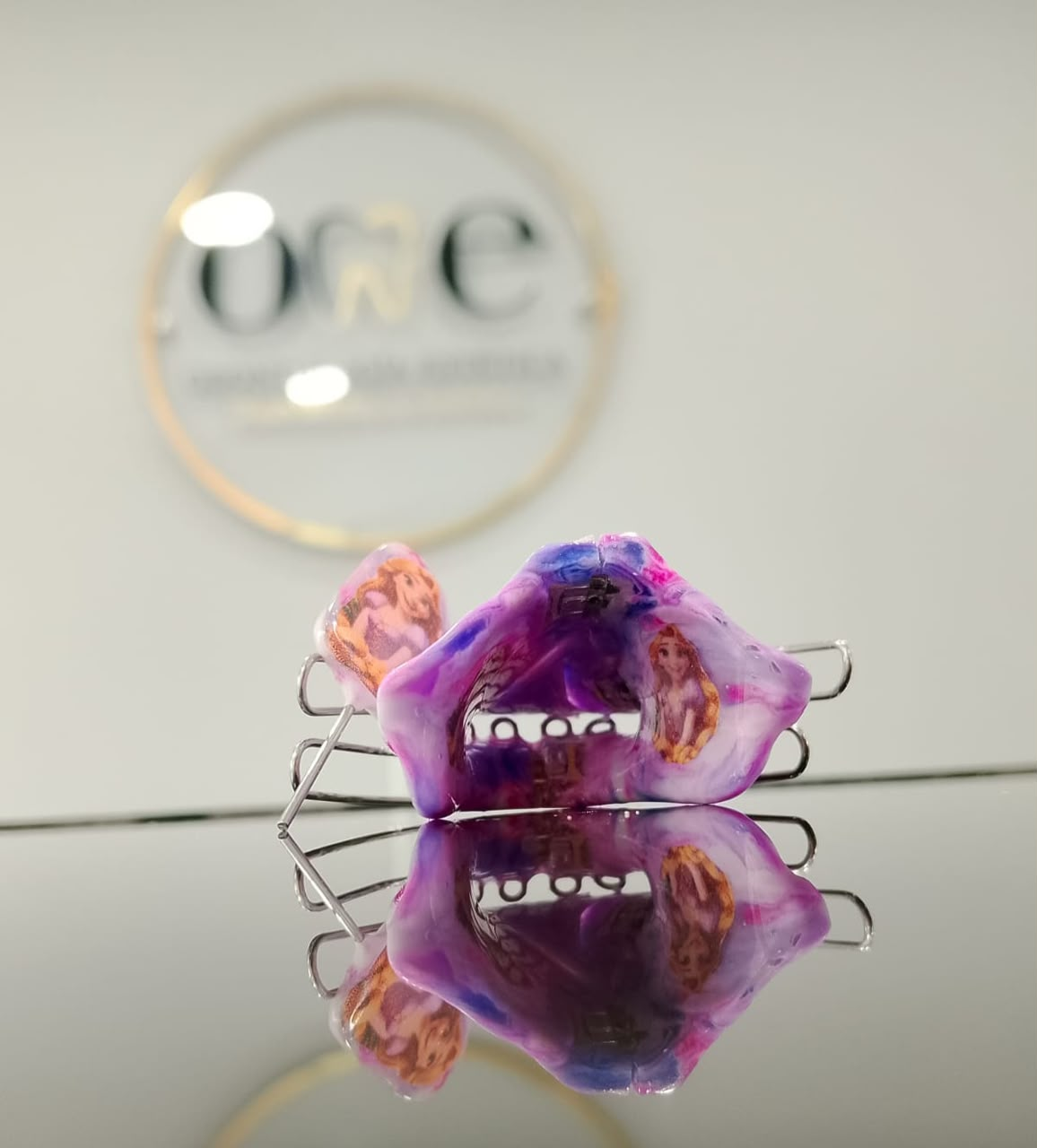 Aparato de ortopedia personalizado para pacientes pediátricos